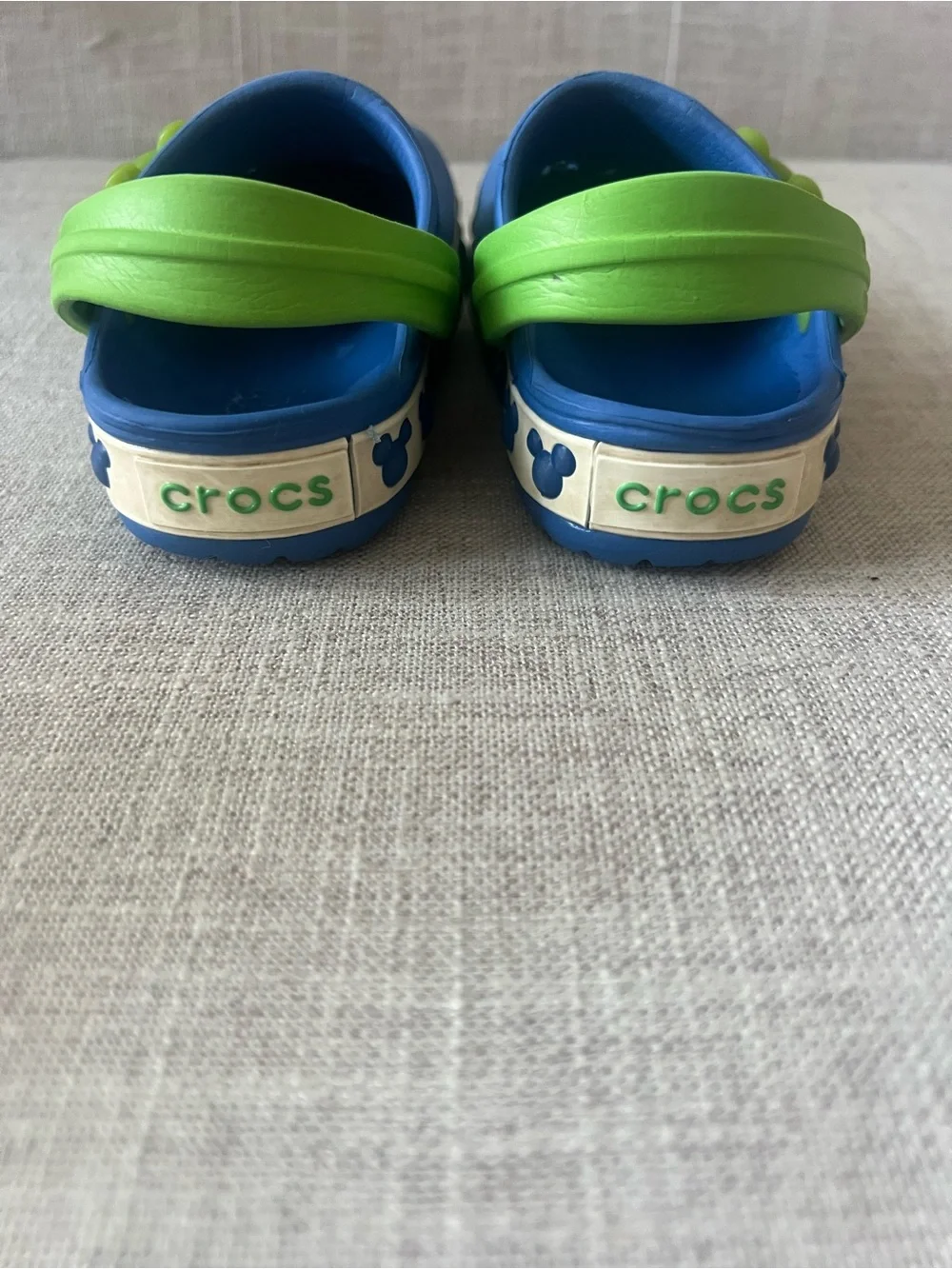 CROCS Disney Blue Clogs, kids/boys 8, casual playground school Mickey Mouse
